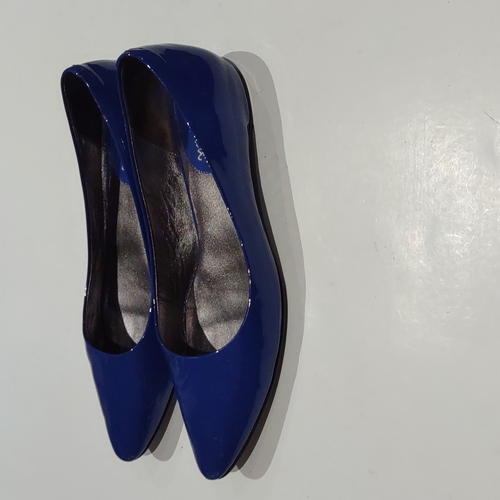 Elegant Blue Flats for Women